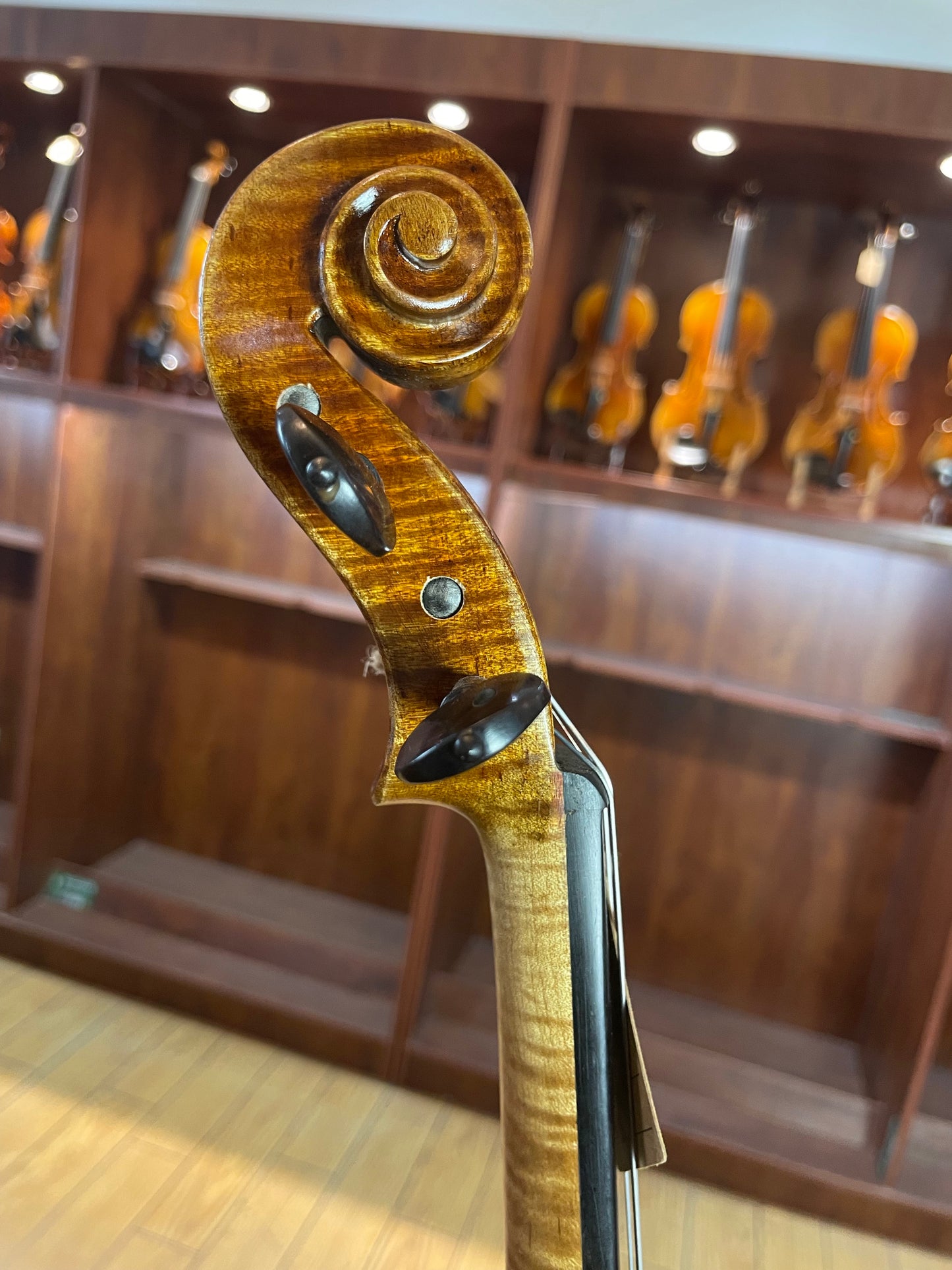 beautiful dark varnish Guarneri model violin